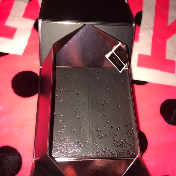 💕NEW Victoria’s secret box💕 - Picture 5 of 5
